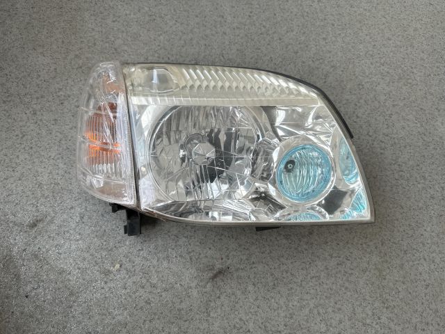 bontott NISSAN X-TRAIL I Jobb Fényszóró