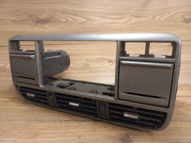 bontott NISSAN X-TRAIL I Középső Szellőző