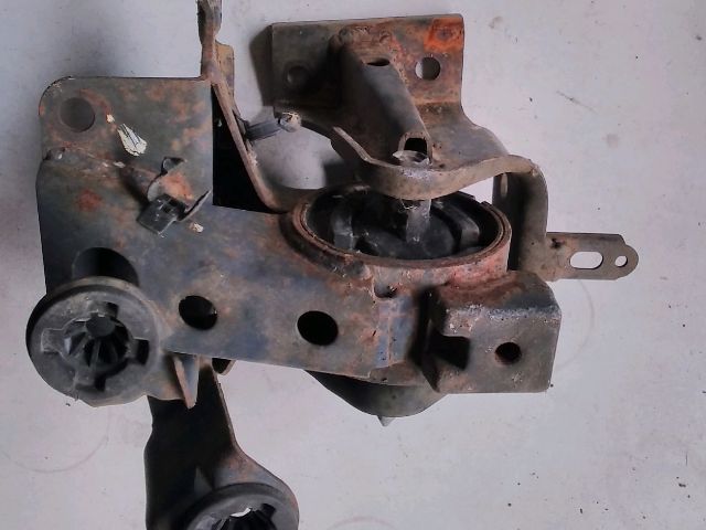 bontott NISSAN X-TRAIL I Motor Tartó Bak Jobb