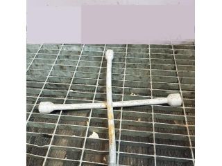 bontott NISSAN X-TRAIL I Szerszámkészlet