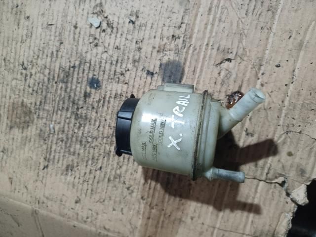 bontott NISSAN X-TRAIL I Szervóolaj Tartály