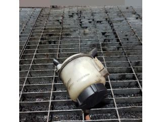 bontott NISSAN X-TRAIL I Szervóolaj Tartály