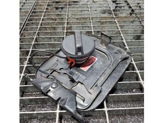 bontott NISSAN X-TRAIL I Tankajtó