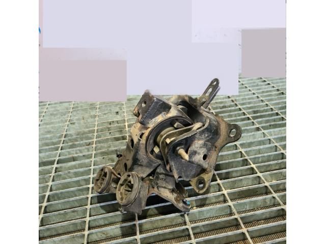 bontott NISSAN X-TRAIL I Tartó Bak