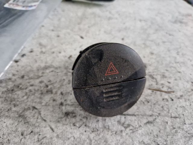 bontott NISSAN X-TRAIL I Vészvillogó Kapcsoló