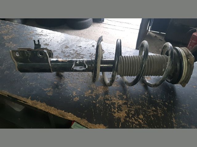 bontott NISSAN X-TRAIL II Bal első Gólyaláb (Lengécsillapító, Rugó)