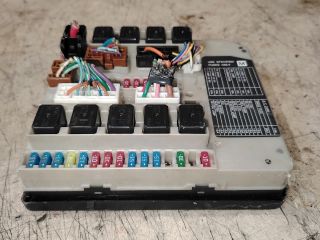 bontott NISSAN X-TRAIL II Biztosítéktábla Motortér