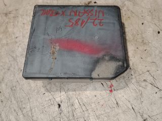 bontott NISSAN X-TRAIL II Biztosítéktábla Motortér