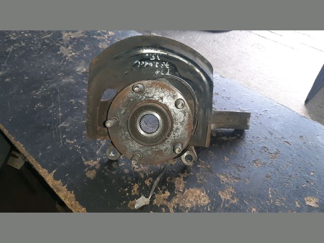 bontott NISSAN X-TRAIL II Jobb első Csonkállvány Kerékaggyal