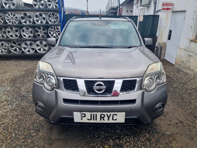 bontott NISSAN X-TRAIL II Jobb első Csonkállvány