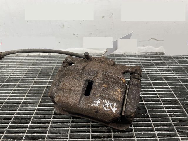 bontott NISSAN X-TRAIL II Jobb első Féknyereg Munkahengerrel