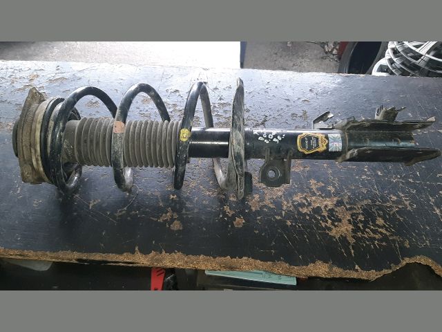 bontott NISSAN X-TRAIL II Jobb első Gólyaláb (Lengécsillapító, Rugó)