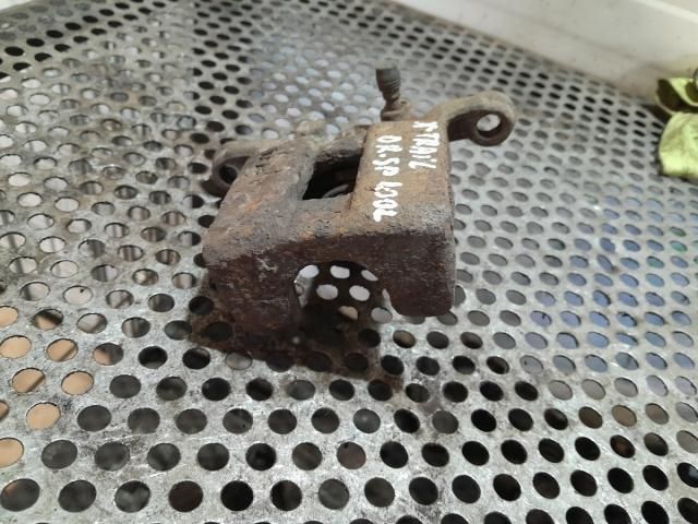 bontott NISSAN X-TRAIL II Jobb hátsó Féknyereg Munkahengerrel