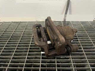 bontott NISSAN X-TRAIL II Jobb hátsó Féknyereg Munkahengerrel