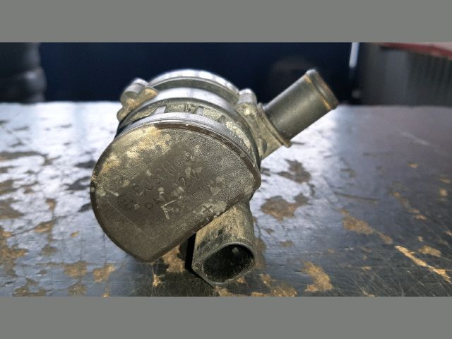 bontott NISSAN X-TRAIL II Kiegészítő Vízszivattyú