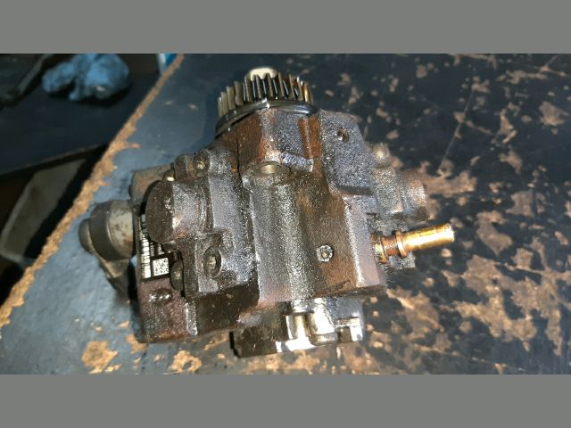 bontott NISSAN X-TRAIL II Nagynyomású Szivattyú