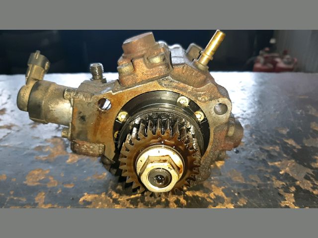 bontott NISSAN X-TRAIL II Nagynyomású Szivattyú