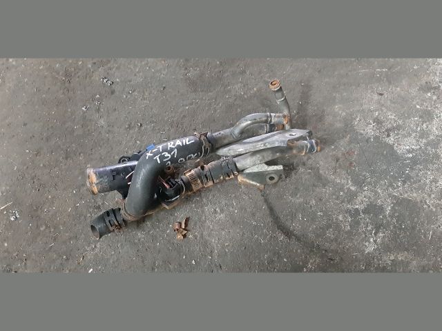 bontott NISSAN X-TRAIL II Termosztátház Csővel