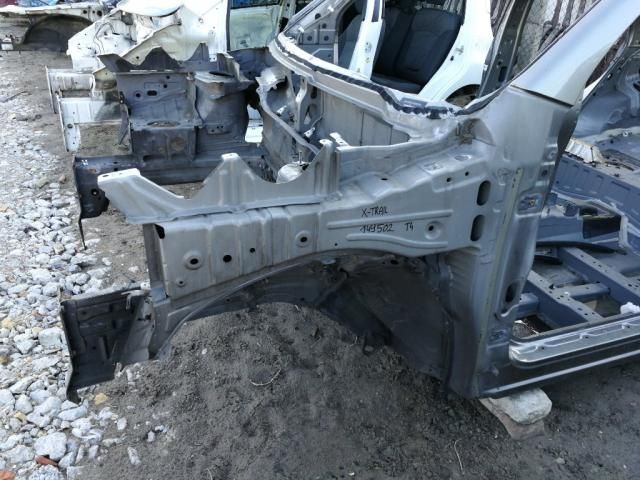 bontott NISSAN X-TRAIL II Bal első Negyed Karosszéria Csomag