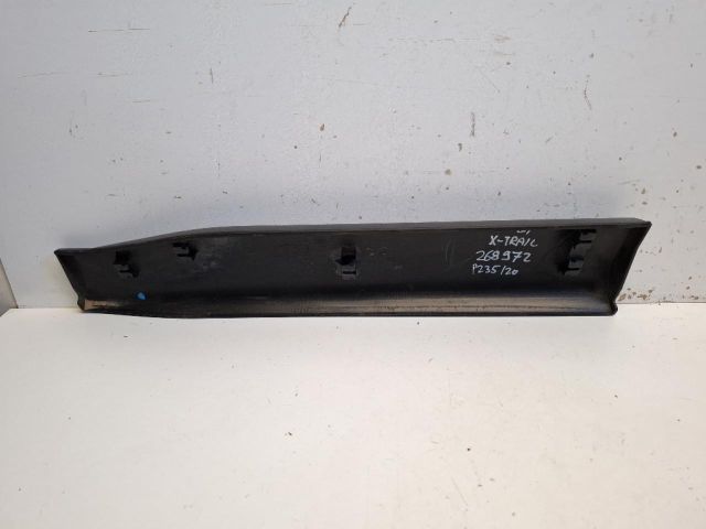 bontott NISSAN X-TRAIL II Bal hátsó Ajtó Díszléc