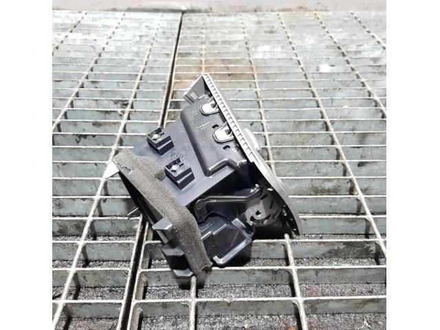 bontott NISSAN X-TRAIL II Bal Szellőző