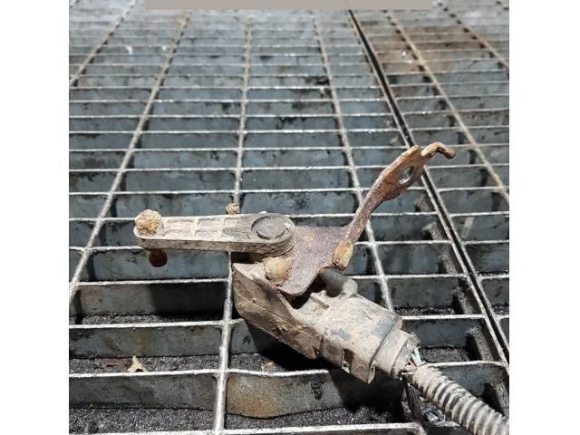 bontott NISSAN X-TRAIL II Első Xenon Szintszabályzó Jeladó