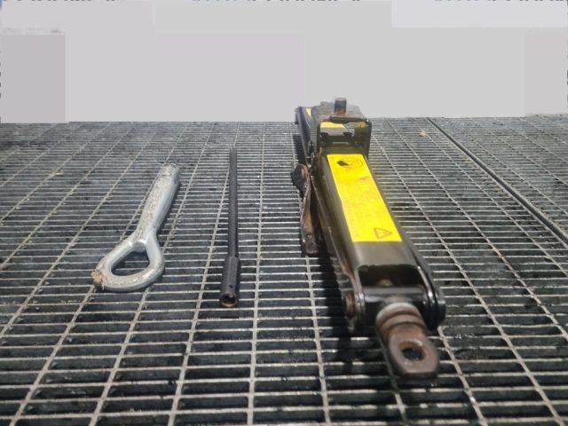 bontott NISSAN X-TRAIL II Emelő