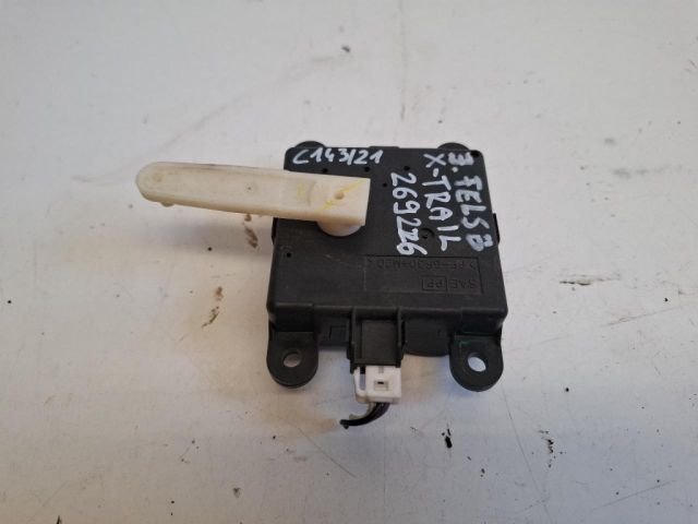 bontott NISSAN X-TRAIL II Fűtés Állító Motor