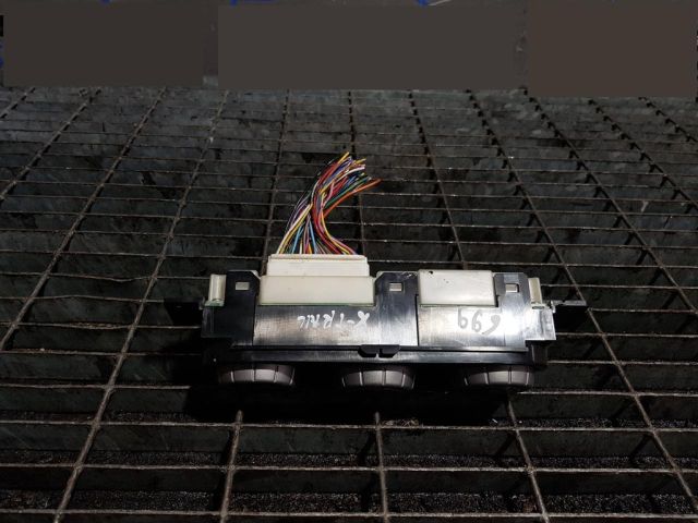 bontott NISSAN X-TRAIL II Fűtéskapcsoló