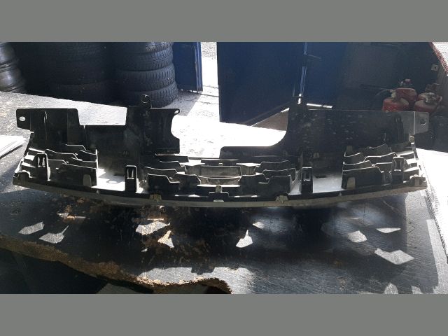 bontott NISSAN X-TRAIL II Hűtőrács