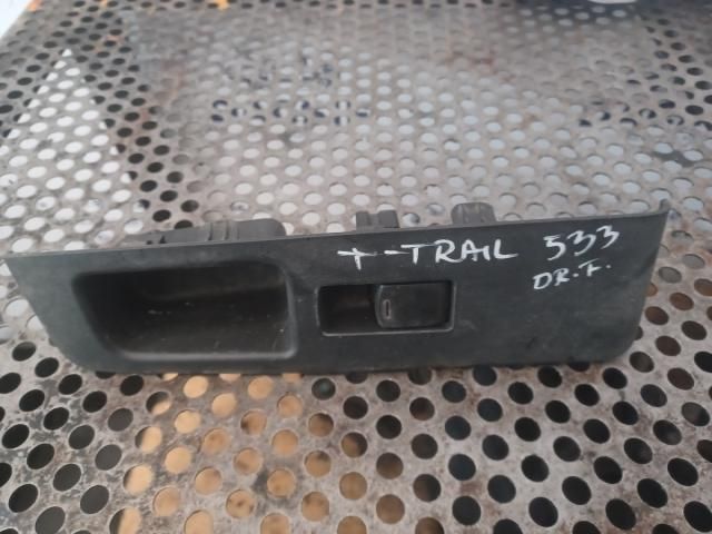 bontott NISSAN X-TRAIL II Jobb első Ablakemelő Kapcsoló