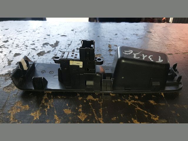 bontott NISSAN X-TRAIL II Jobb első Ablakemelő Kapcsoló