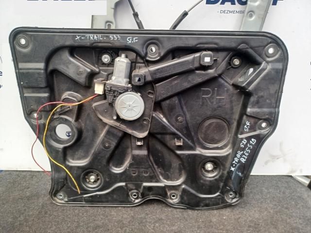bontott NISSAN X-TRAIL II Jobb első Ablakemelő Szerkezet (Elektromos)