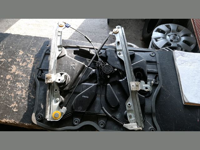 bontott NISSAN X-TRAIL II Jobb első Ablakemelő Szerkezet (Elektromos)