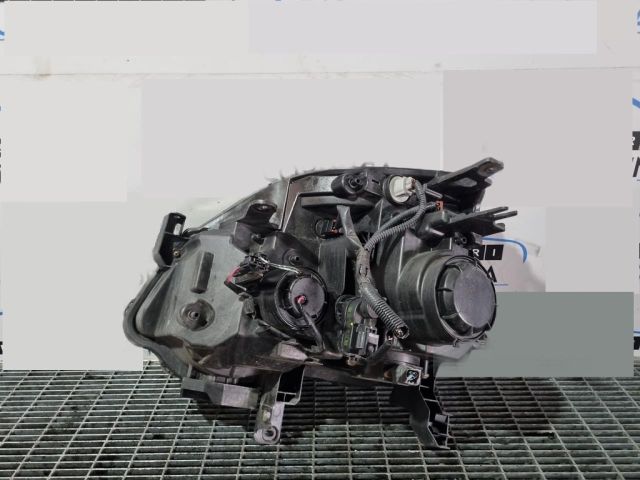 bontott NISSAN X-TRAIL II Jobb Fényszóró