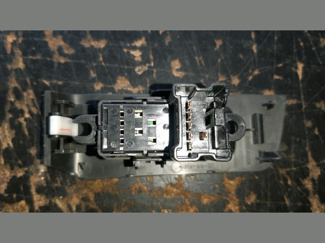 bontott NISSAN X-TRAIL II Jobb hátsó Ablakemelő Kapcsoló