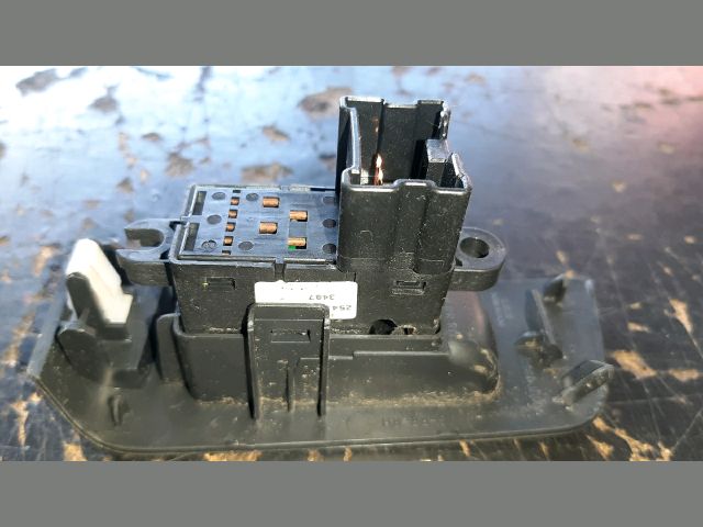 bontott NISSAN X-TRAIL II Jobb hátsó Ablakemelő Kapcsoló