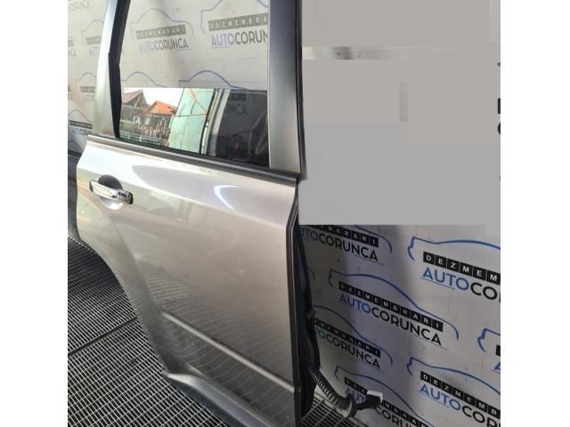 bontott NISSAN X-TRAIL II Jobb hátsó Ajtó (Üres lemez)