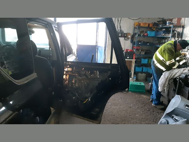 bontott NISSAN X-TRAIL II Jobb hátsó Ajtó (Üres lemez)