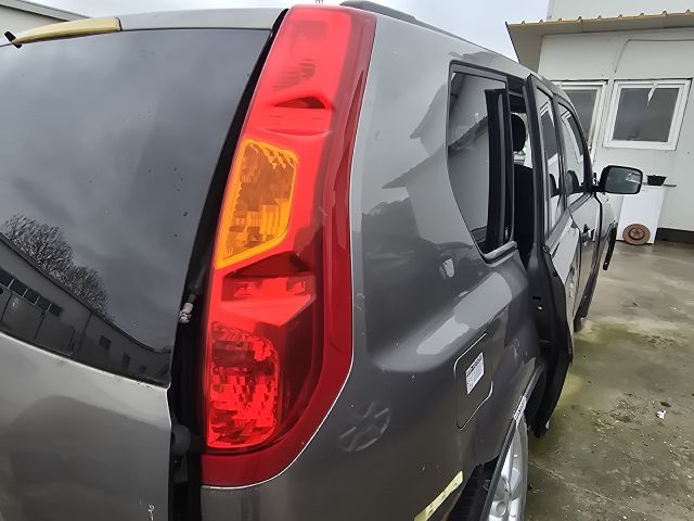 bontott NISSAN X-TRAIL II Jobb Hátsó Lámpa