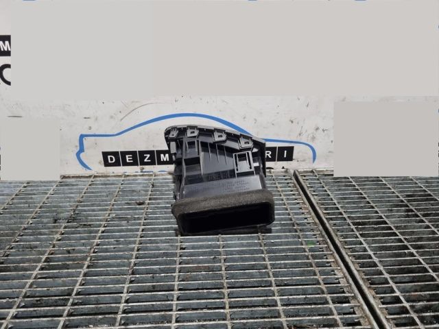 bontott NISSAN X-TRAIL II Jobb Szellőző