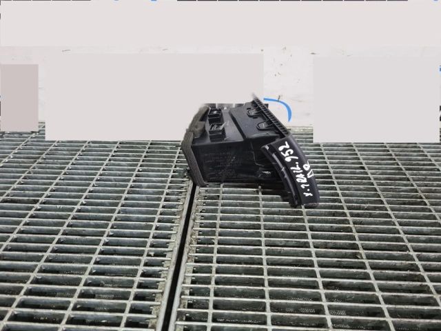 bontott NISSAN X-TRAIL II Jobb Szellőző