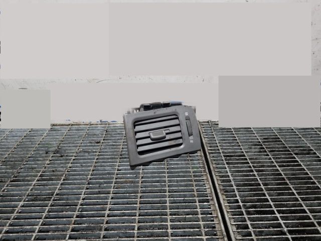 bontott NISSAN X-TRAIL II Jobb Szellőző