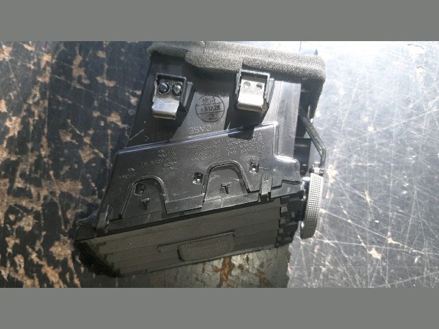 bontott NISSAN X-TRAIL II Jobb Szellőző