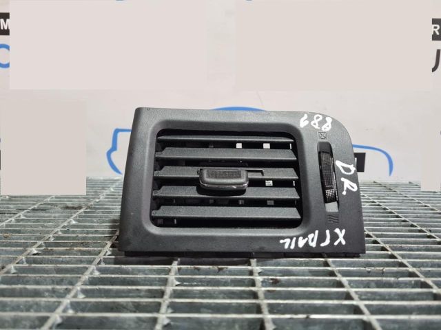 bontott NISSAN X-TRAIL II Jobb Szellőző