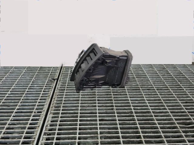 bontott NISSAN X-TRAIL II Jobb Szellőző