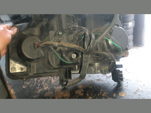 bontott NISSAN X-TRAIL II Jobb Xenon Fényszóró