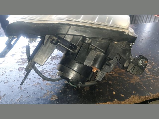 bontott NISSAN X-TRAIL II Jobb Xenon Fényszóró