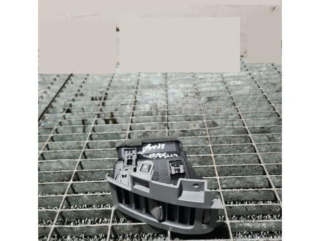 bontott NISSAN X-TRAIL II Középső Szellőző