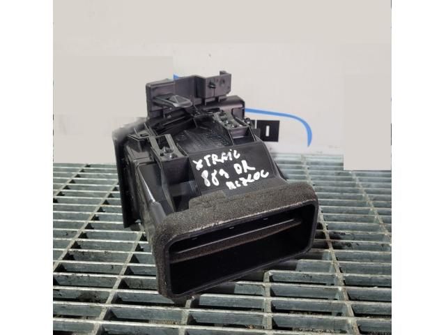 bontott NISSAN X-TRAIL II Középső Szellőző